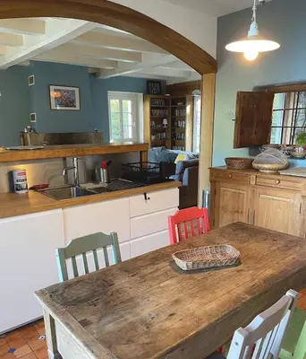 Cuisine ou kitchenette dans l'établissement Villa vue Mer imprenable - GR34- terrain 2Ha