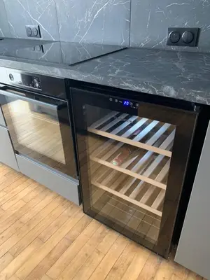 Cuisine ou kitchenette dans l'établissement Large home with sea view