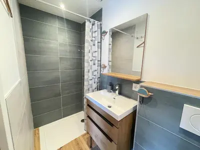 Salle de bains dans l'établissement Kervel - Cocon Breton avec WiFi et Parking