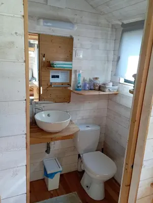 Salle de bains dans l'établissement Tiny house Keremma