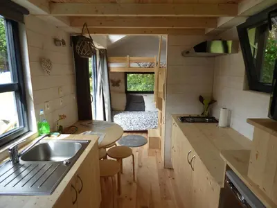 Cuisine ou kitchenette dans l'établissement Tiny house Keremma