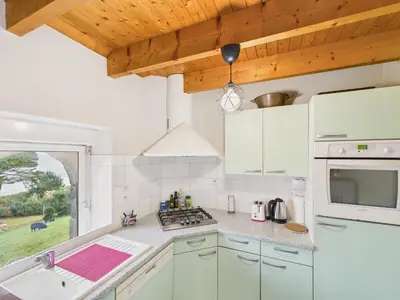 Cuisine ou kitchenette dans l'établissement Face à l'océan - Jolie maison pour 4 - Jardin