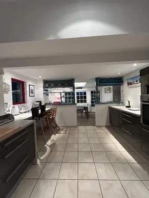 Cuisine ou kitchenette dans l'établissement PORTSALL - La Demeure de Tréompan