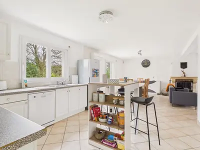 Cuisine ou kitchenette dans l'établissement Maison familiale pour 4 adultes et 4 enfants