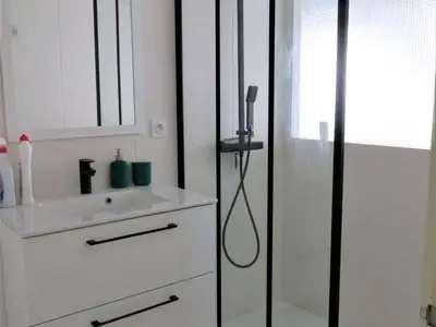 Plan de l'établissement Maison pieds dans l'eau à Trébeurden avec jardin et terrasse - FR-1-368-469