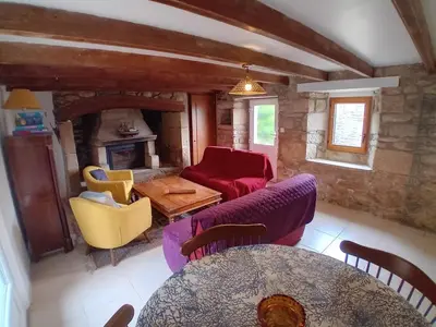 Coin salon dans l'établissement Old Farm renovated ,5 min from beach and forest