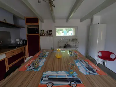 Cuisine ou kitchenette dans l'établissement Old Farm renovated ,5 min from beach and forest