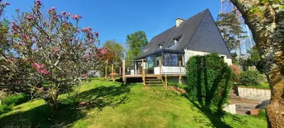 Jardin de l'établissement Maison aux portes de la ville