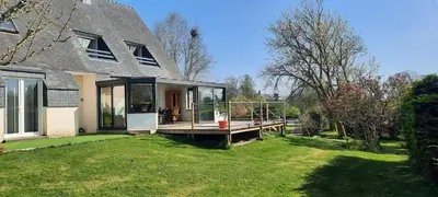 Jardin de l'établissement Maison aux portes de la ville