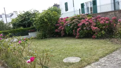 Jardin de l'établissement Nouveau Maison quartier calme- jardin