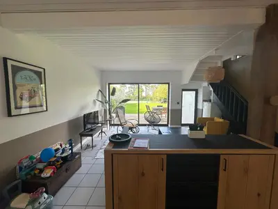 Coin salon dans l'établissement Maison familiale avec tennis privé et jardin
