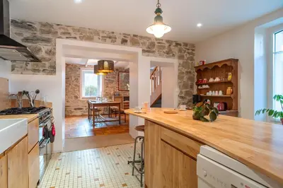 Cuisine ou kitchenette dans l'établissement Chez Alice et Antoine - 300 m de la plage