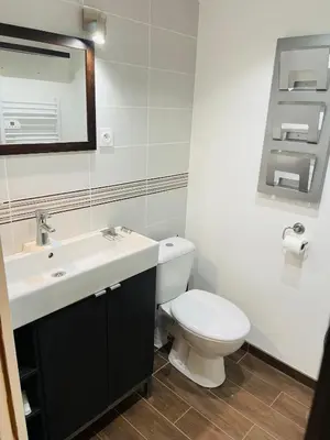 Salle de bains dans l'établissement Dépendance chez l'habitant
