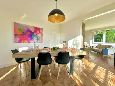 Coin salon dans l'établissement Maison familiale à Beg Meil, plage à 5 min à pied