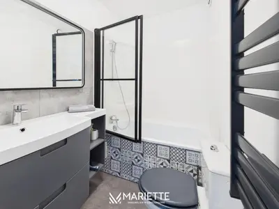 Salle de bains dans l'établissement -PEARL- Duplex avec balcon en bord de mer