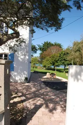 Jardin de l'établissement Maison les pieds dans l'eau