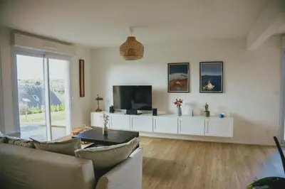 Télévision ou salle de divertissement dans l'établissement The cottage with the blue garden - Cottage for 6