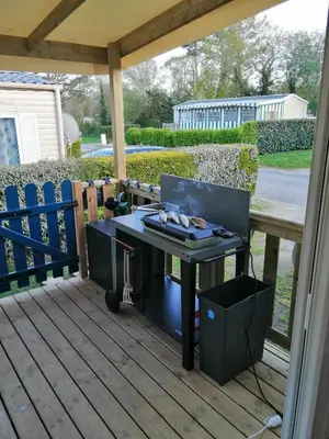 Balcon ou terrasse dans l'établissement Charmant mobil-home Pont-Aven