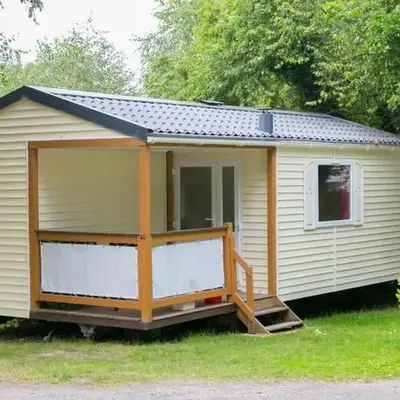 Mobil-home cosy avec terrasse pour 4 pers à Bénodet - API-1-52-1444