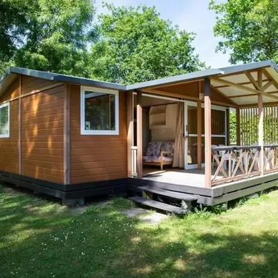 Spacieux Chalet avec Terrasse à Bénodet