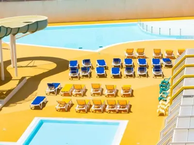 Piscine de l'établissement Mobil-home PMR avec Terrasse à Bénodet - API-1-52-1450 ou située à proximité