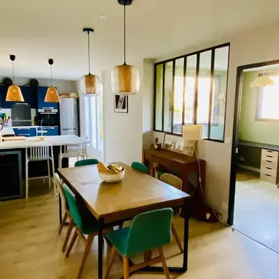 Maison familiale spacieuse 4 chambres & jardin clos