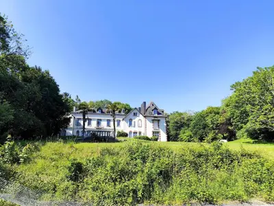 Jardin de l'établissement Douces nuits au château