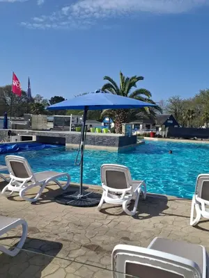 Piscine de l'établissement Domaine de kerlann 281 ou située à proximité