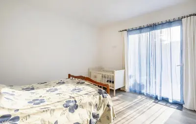 Un ou plusieurs lits dans un hébergement de l'établissement 2 Bedroom Cozy Home In Saint-Yvi