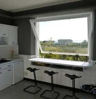 Cuisine ou kitchenette dans l'établissement Maison Ville - Plage - Concarneau