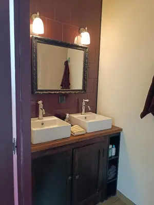 Salle de bains dans l'établissement Les chambres du Lohan