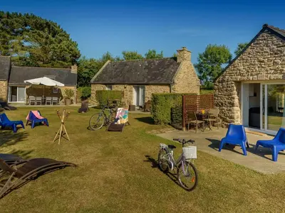 Jardin de l'établissement Holiday Home Großes Haus mit überdachtem und beheiztem Swimmingpool by Interhome