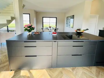 Cuisine ou kitchenette dans l'établissement Holiday Home Villa Bellevue by Interhome