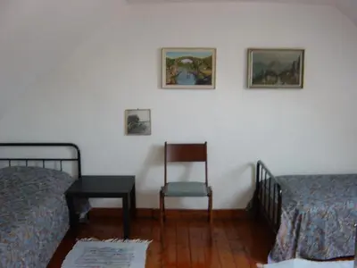 Un ou plusieurs lits dans un hébergement de l'établissement Holiday Home Küstennahes- bretonisches Ferienhaus mit Kamin by Interhome