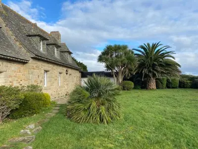 Jardin de l'établissement Holiday Home VILLA TRO NAOD by Interhome
