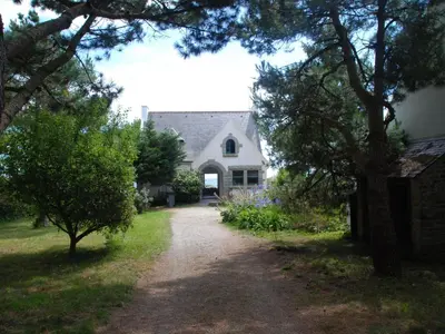 Jardin de l'établissement Holiday Home Villa mit großem Grundstück direkt am Mer by Interhome