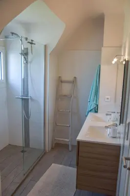 Salle de bains dans l'établissement Holiday Home Villa mit großem Grundstück direkt am Mer by Interhome