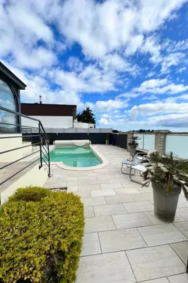 Piscine de l'établissement Holiday Home Villa La Plage by Interhome ou située à proximité