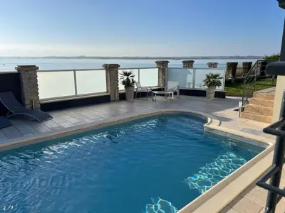 Piscine de l'établissement Holiday Home Villa La Plage by Interhome ou située à proximité