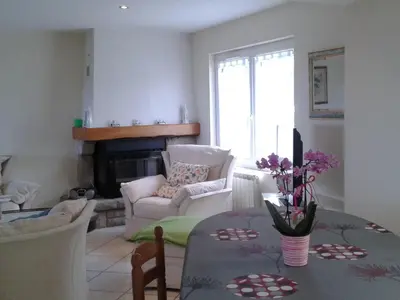 Coin salon dans l'établissement Holiday Home Maison du Rheun Trégondern in Saint-Pol-de-Léon by Interhome