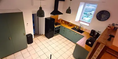 Cuisine ou kitchenette dans l'établissement Refuge Secret en Bretagne - Mer & Nature à Deux Pas !