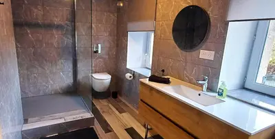 Salle de bains dans l'établissement Refuge Secret en Bretagne - Mer & Nature à Deux Pas !
