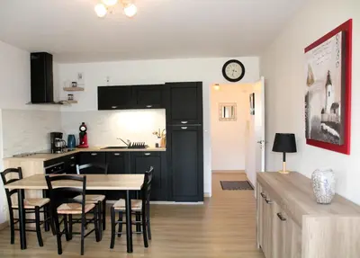 Cuisine ou kitchenette dans l'établissement Ti Rosko - proche centre-ville, parking et terrasse - Classé 3 étoiles