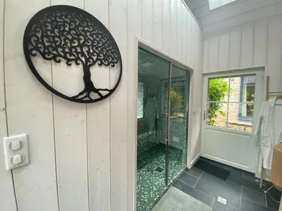 Salle de bains dans l'établissement Penty plage Kersiguenou - Espace balnéo