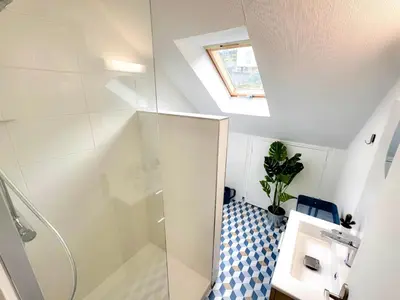 Salle de bains dans l'établissement Le Penthouse Quimper Gare & Centre Ville