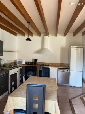Cuisine ou kitchenette dans l'établissement Charmant penty pour un séjour calme et reposant