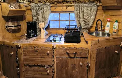Cuisine ou kitchenette dans l'établissement 1 Bedroom Awesome Home In Rosporden