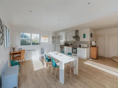 Cuisine ou kitchenette dans l'établissement Charming Holiday Home in Porspoder