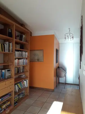 Plan de l'établissement maison lumineuse dans un grand jardin arboré et très proche des plages