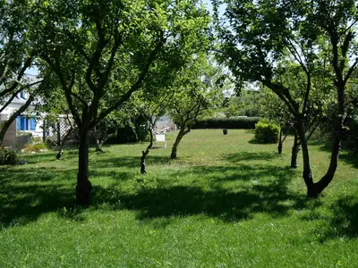 Jardin de l'établissement Petit gîte pour 2 avec jardin proche de la plage
